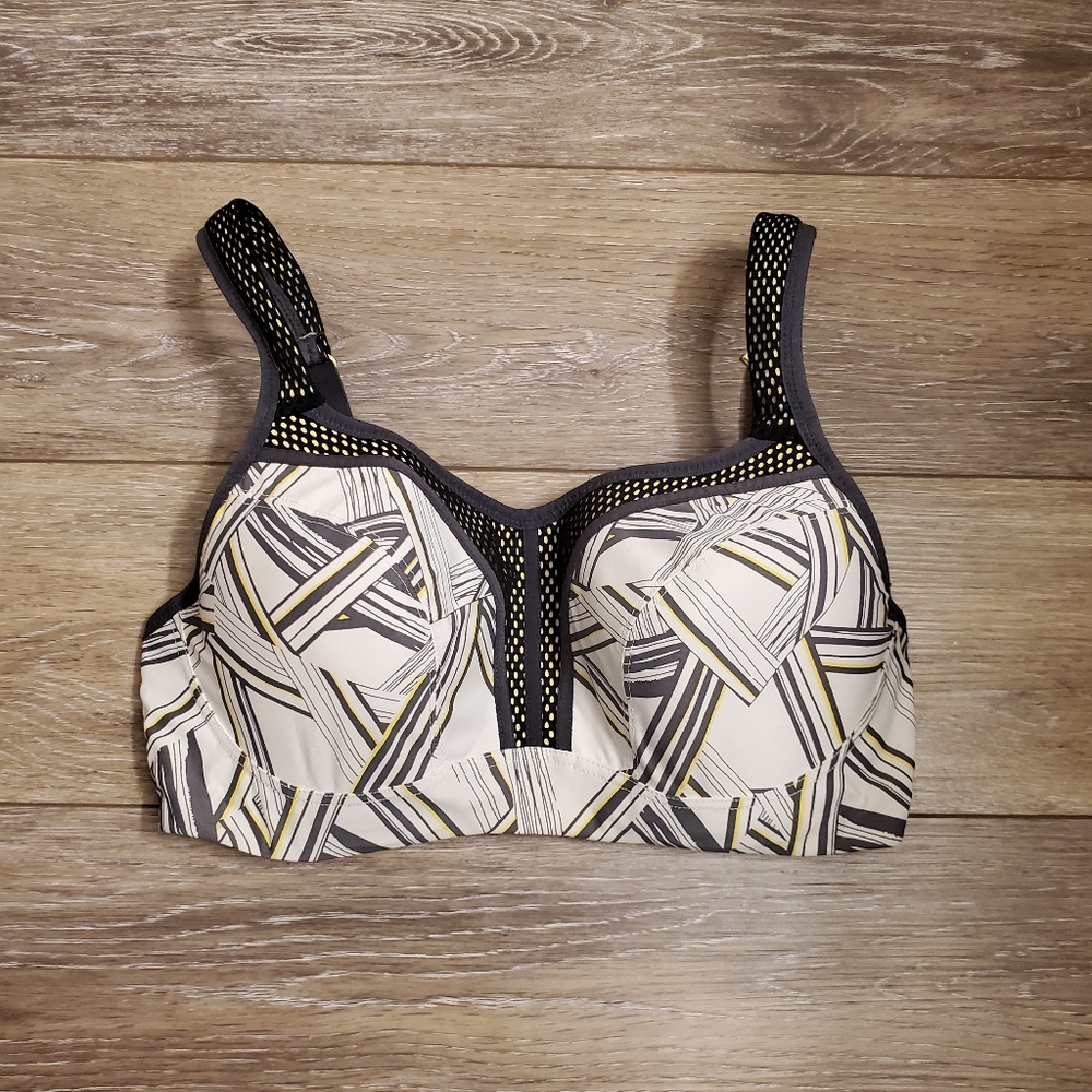 Stylish Women's Bra in Black and Cream
